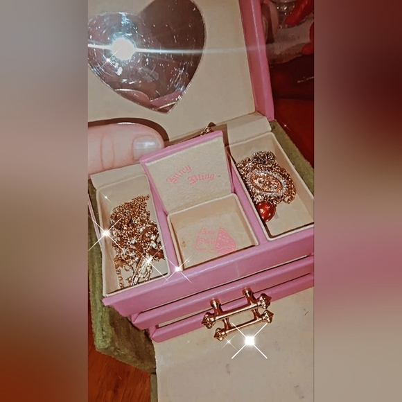 COPY - Juicy couture jewelry box Train - Picture 8 of 8